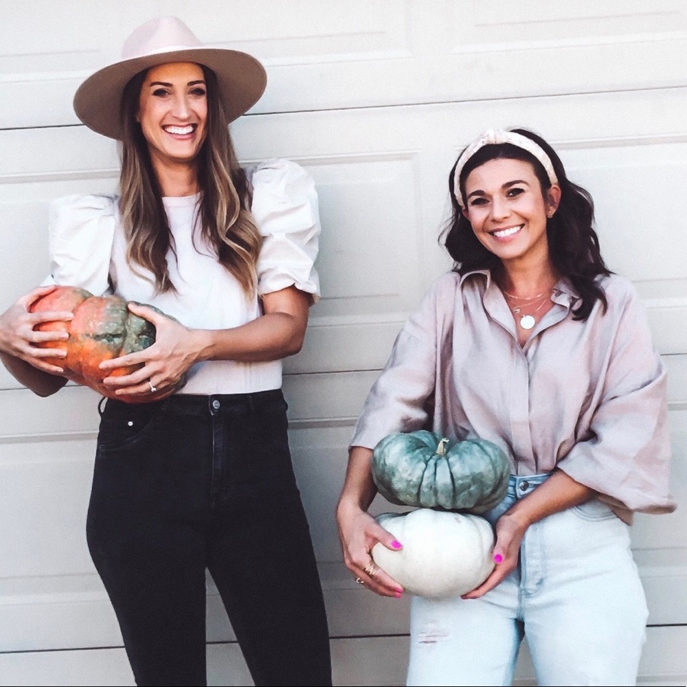 Meet your Poshers, Trish & Alexis!